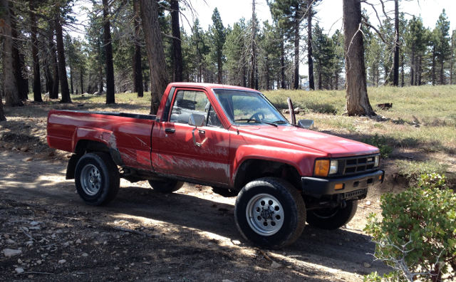85 Toyota pickup long bed 4x4 22re auto